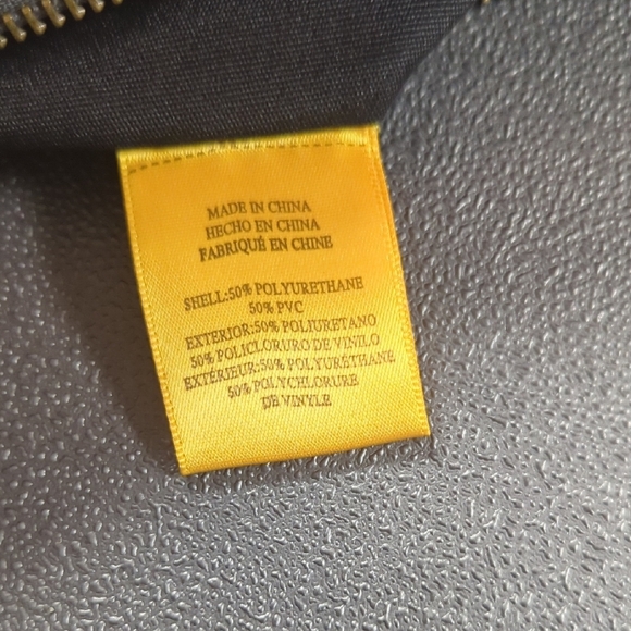 Compact Gray Leather Crossbody Bag with Adjustable Strap - Picture 3 of 6